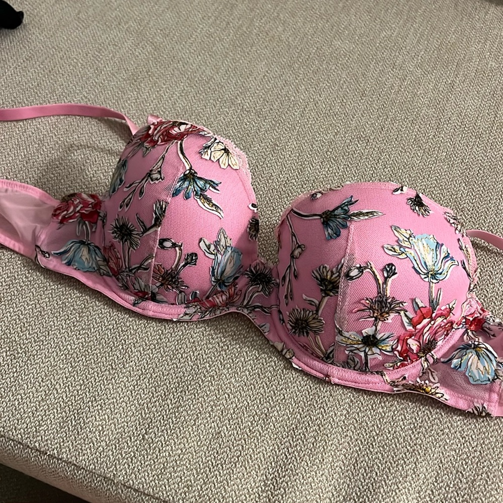 VS Dream Angels Push up Bra NWOT